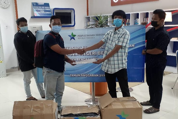 Polbeng Terima Bantuan Buku dari Perpusnas RI